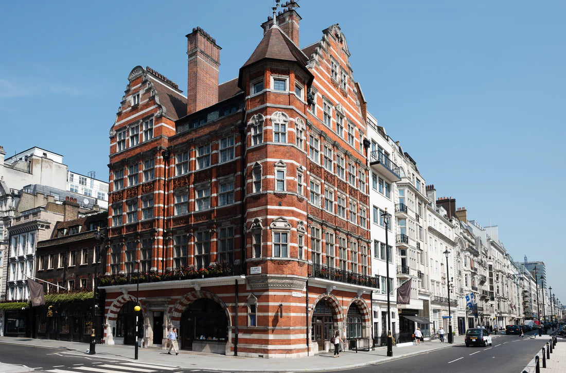 THE GENTLEMANLY HISTORY OF ST. JAMES'S